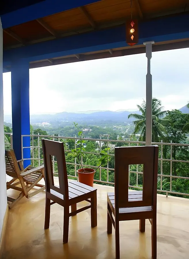 Guest house The Change Hotel Kandy