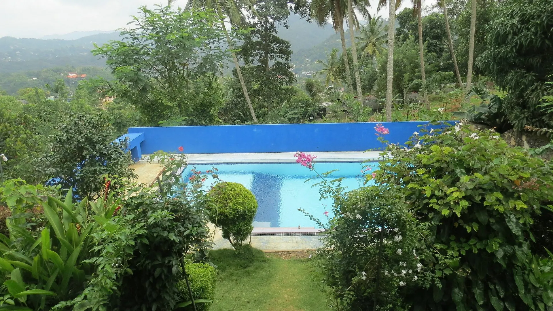The Change Hotel Kandy Guest house