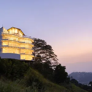 Hotell The Summit